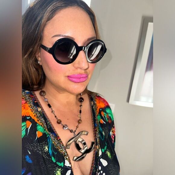 Chanel 'Afloat on an Iceberg' XL CC Necklace - Picture 3 of 11